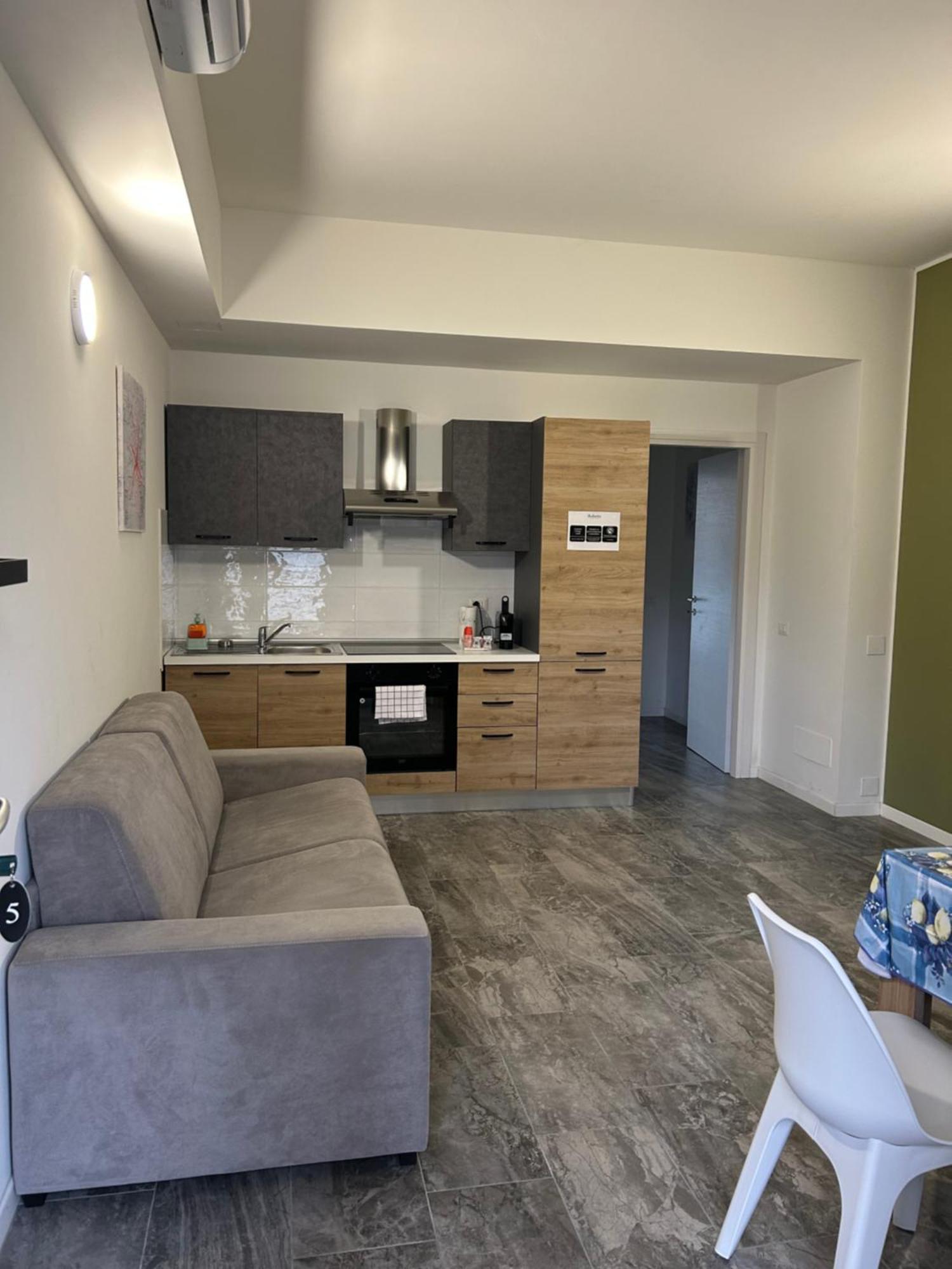 Appartamento Roberta House Rozzano Esterno foto